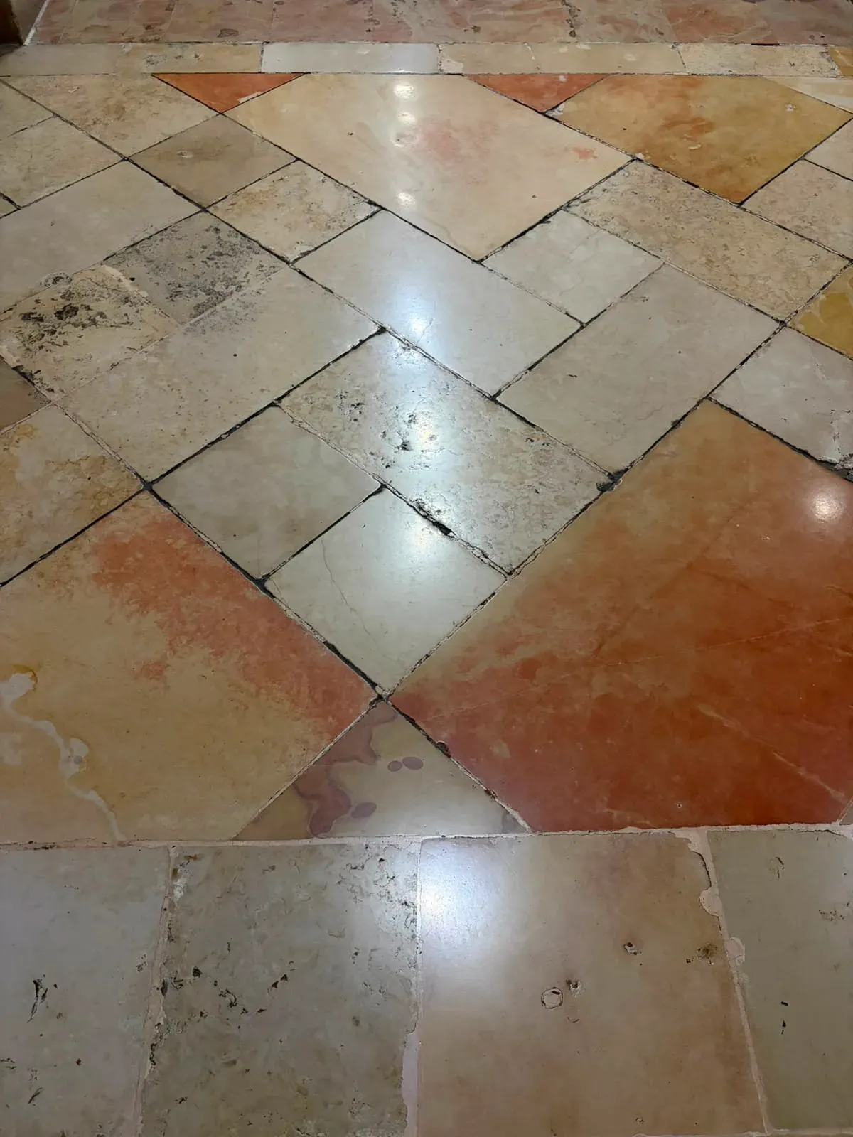 حجر أرضيات مقدسي (بلاط كنيسة المهد والمسجد الأقصى)